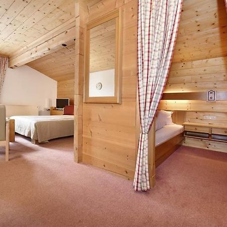 Berghof Gundalatsch Bed & Breakfast Gaschurn Exterior photo