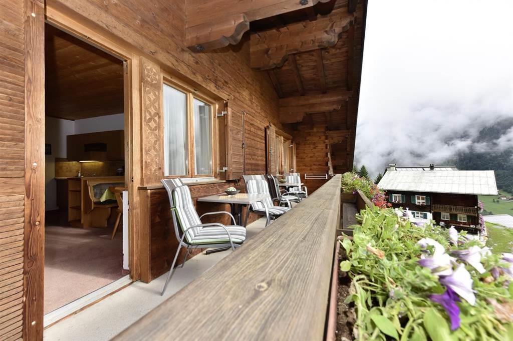 Berghof Gundalatsch Bed & Breakfast Gaschurn Exterior photo
