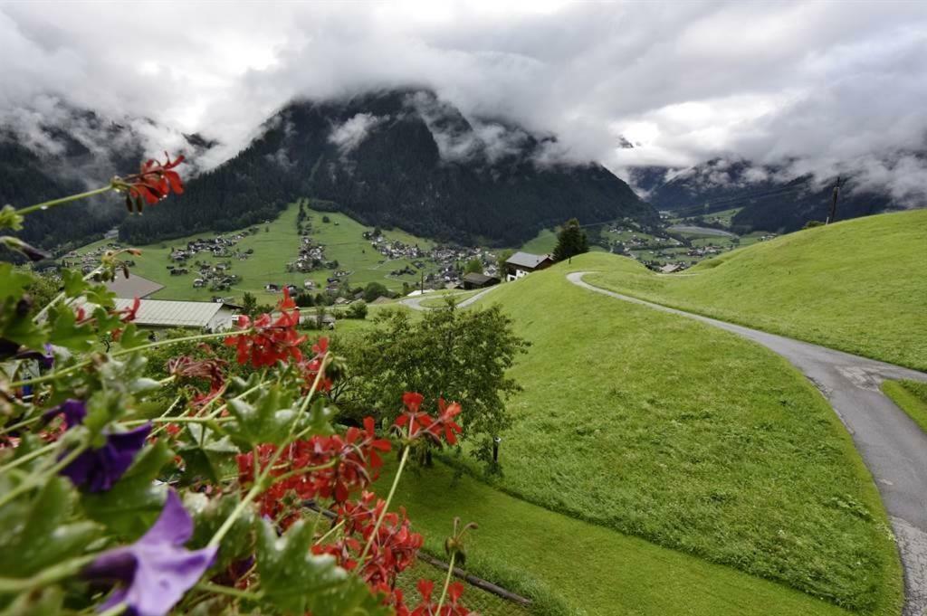 Berghof Gundalatsch Bed & Breakfast Gaschurn Exterior photo